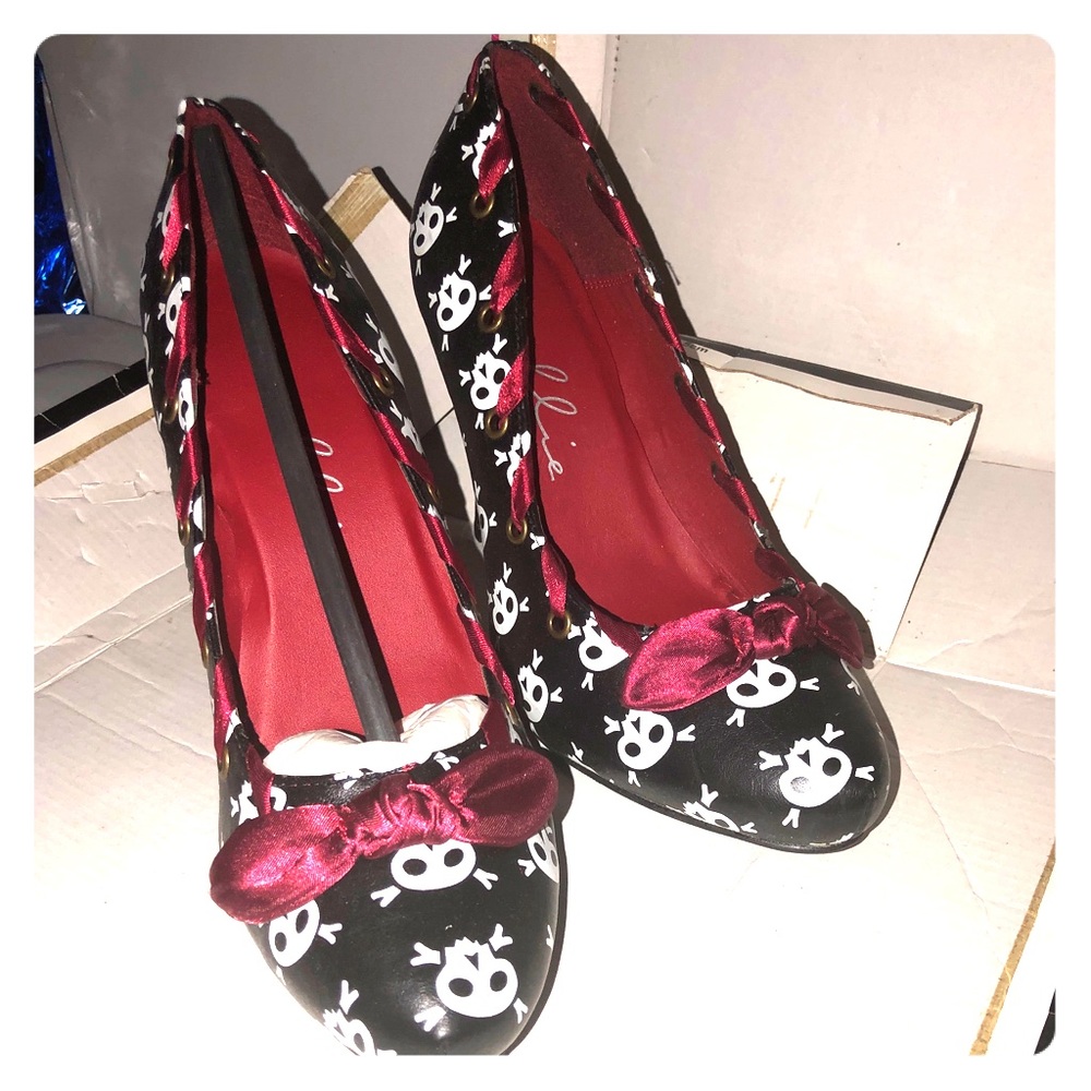 Ellie Ahoy Pump 10 Brand New - Black Red Skulls